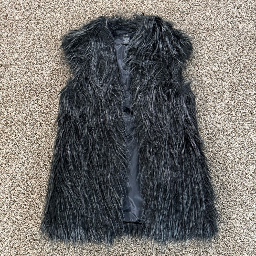 Kial Women’s Faux Fur Shaggy Vest Lined Size Small Pockets‎ Black Gray Mob Wife
